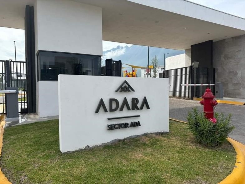 Portales de Lincoln - Desarrollo Adara en Dominio Cumbres